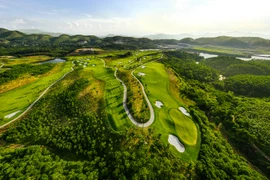 Trải nghiệm đặc quyền golf dành riêng cho khách hàng cao cấp SHB