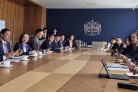 Bộ trưởng Bộ Tài chính làm việc với lãnh đạo Sở Giao dịch chứng khoán London và FTSE Russell