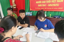 Kho bạc Nhà nước đã giải ngân 10.428 tỷ đồng cho các xã, phường chi tặng quà Quốc khánh