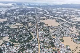 Yêu cầu ngân hàng giãn nợ, miễn giảm lãi cho khách hàng miền Trung chịu ảnh hưởng của bão lũ