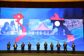 Khách hàng của 7 ngân hàng Việt đã có thể quét QR thanh toán tại Lào