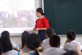 Dạy thêm không thu tiền, nhà trường than thiếu kinh phí, Bộ Tài chính nói gì?