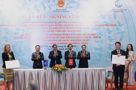 WB và ADB tài trợ Việt Nam gần 400 triệu USD cho 3 dự án lớn