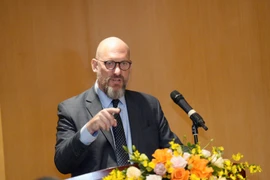 Xây dựng trung tâm tài chính tại Việt Nam: Phải làm sao để nhà đầu tư cảm thấy “như ở nhà”