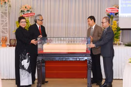 Bảo tàng Lịch sử quốc gia đón nhận sách độc bản khổ lớn "Tổng tập sắc phong Việt Nam"