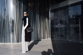 Lê Thúy đẹp mê hồn với trang phục họa tiết trái tim