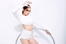 Bảo Anh triệt để khoe vóc dáng, đường cong chữ "S"