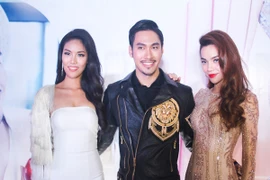 Lan Khuê hạnh phúc trong buổi tiệc mừng vào top 11 Hoa hậu thế giới 