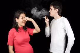 Đạp xe, để điện thoại trong túi quần làm tổn hại “tinh binh”