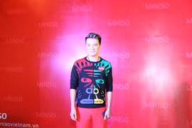 Sau chuyện buồn gia đình, Đàm Vĩnh Hưng vẫn không vắng mặt ở các sự kiện