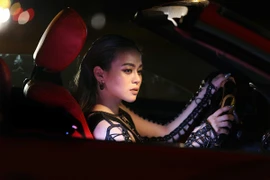 Hải Yến Idol thấy có lỗi với chồng khi hôn bạn diễn