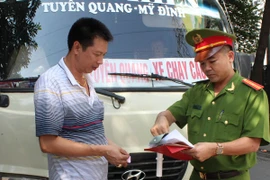 Xóa "bến cóc", xử lý phương tiện đón trả khách sai quy định