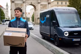 Amazon ra mắt xe tải giao hàng sử dụng trí tuệ nhân tạo