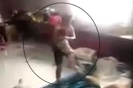 [Tin nhanh tối 5-8-2021] Lời khai của gã “cha hờ” hành hạ dã man bé trai 5 tuổi 