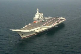 Tàu sân bay Trung Quốc đi qua Eo biển Đài Loan