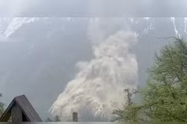 Khoảnh khắc sông băng đổ ập xuống, vùi lấp ngôi làng ở Thụy Sĩ