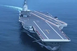Tàu sân bay tiên tiến nhất của Trung Quốc di chuyển qua Eo biển Đài Loan