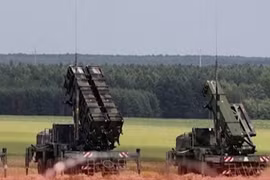Bộ trưởng Quốc phòng Đức kiểm tra hệ thống Patriot mới chuyển cho Ba Lan