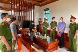 [Tin nhanh sáng 18-9-2021] Nhóm đối tượng bịt mặt, mặc áo mưa xông vào nhà chém người