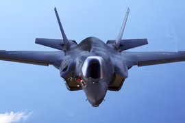 Tiêm kích tàng hình F-35B Mỹ gặp sự cố, phi công kịp phóng ghế thoát hiểm