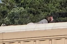 Vụ ông Trump bị bắn: Dân chỉ điểm sát thủ, nhưng mật vụ ‘chỉ chạy quanh’