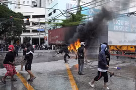 Xảy ra đụng độ tại cuộc biểu tình chống tham nhũng ở Manila, Philippines