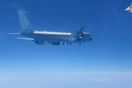 Su-27 Nga xuất kích chặn 3 máy bay quân sự Anh ở Biển Đen 