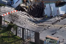 Hàn Quốc nỗ lực tìm kiếm công nhân mất tích trong vụ sập hầm tàu điện ngầm đang thi công
