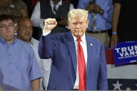 Ông Donald Trump tiếp tục vận động tranh cử sau khi bị ám sát hụt lần 2