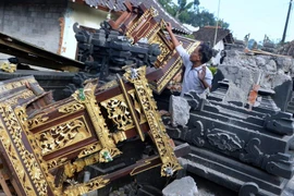 Người dân Indonesia hoảng loạn do động đất mạnh 4,8 độ richter