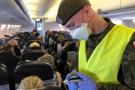 Ba Lan tạm ngừng các chuyến bay đến và đi từ Vương quốc Anh