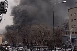 Cận cảnh vụ cháy tòa nhà cơ quan an ninh Nga ở Rostov-on-Don