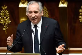 Thủ tướng Pháp vượt qua cuộc bỏ phiếu bất tín nhiệm tại Quốc hội