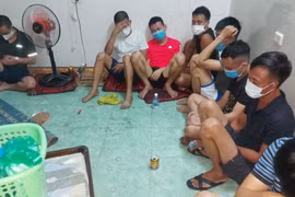 [Tin nhanh sáng 2-6-2021] Lắp camera dày đặc, bố trí người cảnh giới để đánh bạc tại khách sạn