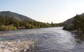 Ngã xuống sông, bé gái 8 tuổi tử vong thương tâm