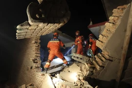 Số nạn nhân chết do động đất tại Trung Quốc tăng lên 127 người