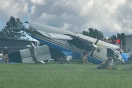Máy bay chở 20 người bị rơi ở Mỹ
