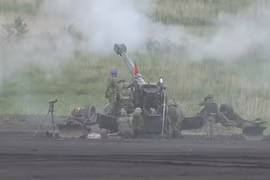 Nhật Bản: Đạn pháo binh bị chệch mục tiêu, nghi rơi ngoài khu huấn luyện