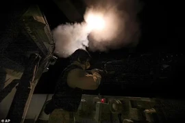 Chiến hạm Anh phóng tên lửa bắn hạ 2 UAV của Houthi ở Biển Đỏ