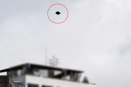 Bóng bay mang rác từ Triều Tiên rơi xuống khu phức hợp Tổng thống Hàn Quốc