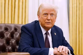 Colombia chịu nhận người bị trục xuất, Mỹ tạm ngưng áp mức thuế 25% 