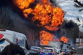 Xe bồn bị lật trên đường cao tốc, 1 người thiệt mạng