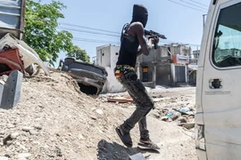 Thủy quân lục chiến Mỹ đấu súng với các thành viên băng đảng tại Haiti