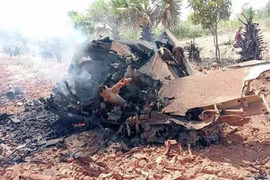 Máy bay quân sự rơi và bốc cháy ở miền Trung Myanmar 