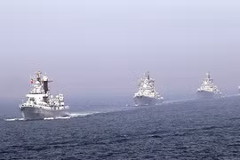 Hải quân Nga – Trung lần đầu tập trận trên biển Hoa Đông