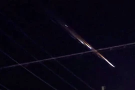 Khoảnh khắc ‘quả cầu lửa’ bí ẩn xuất hiện trên bầu trời Nhật Bản