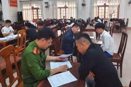 [Tin nhanh sáng 9-2-2021] Phát hiện 51 người dương tính với ma túy ở quán bar, có cả sinh viên