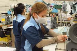 Nhật Bản xem xét biện pháp với người nước ngoài không đóng bảo hiểm y tế