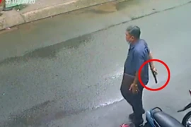 [Tin nhanh tối 8-10-2020] Công an triệu tập người đàn ông rút súng thị uy giữa đường