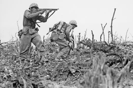  Tìm thấy băng ghi âm của quân đội Mỹ trong trận Okinawa ở Thế chiến II